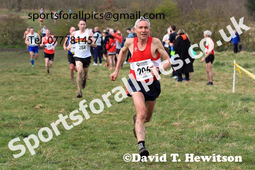 Men 35 to 60 in the 2023 BMAF Cross Country Champs., Wallsend. Photo: David T. Hewitson/Sports for All Pics